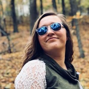 Meet your Posher, Emily